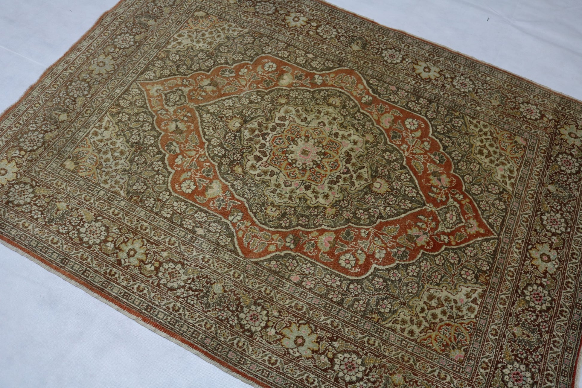 Wonderful Old Antique Haj-Jalili Tabriz rug - Hakiemie Rug Gallery