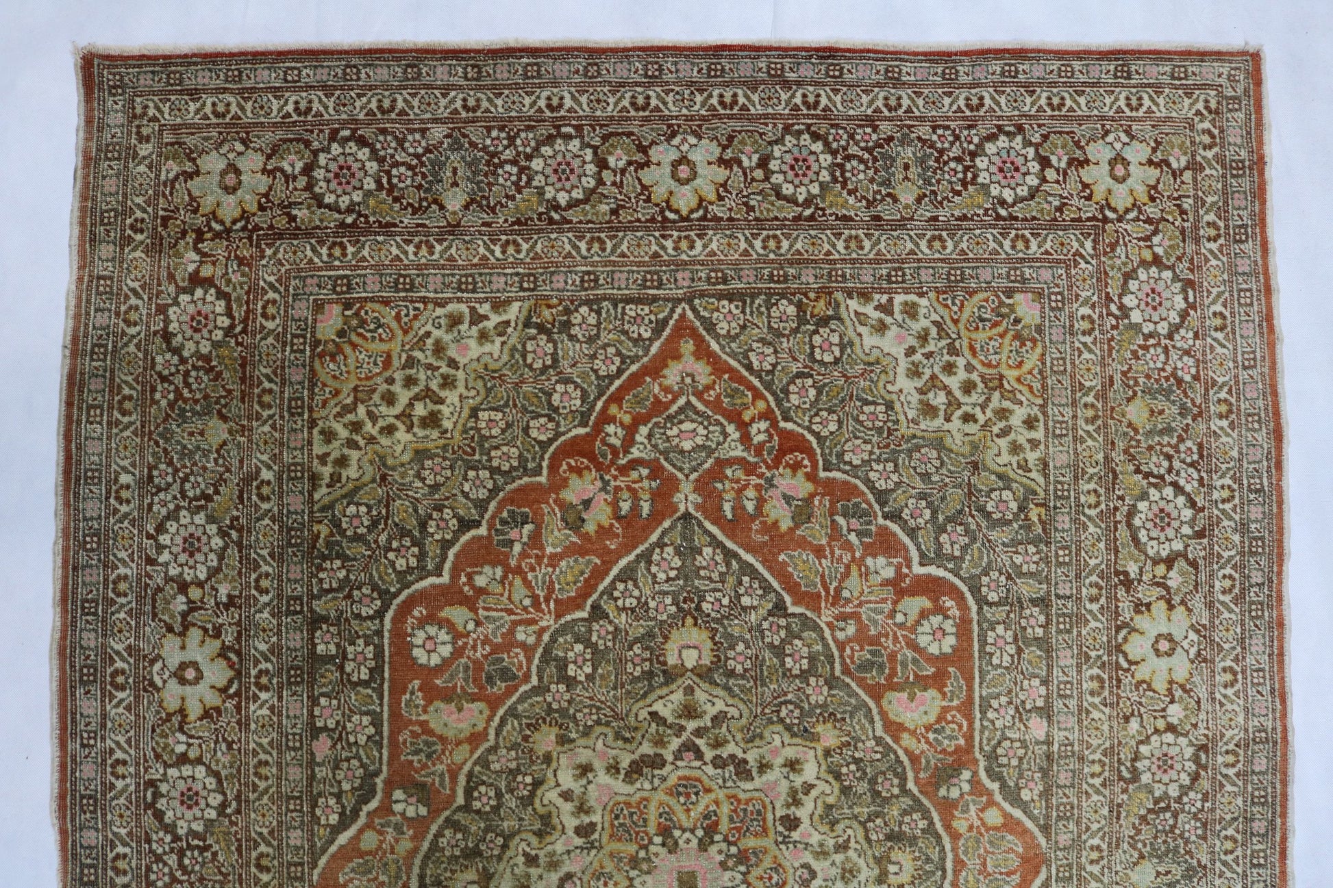 Wonderful Old Antique Haj-Jalili Tabriz rug - Hakiemie Rug Gallery