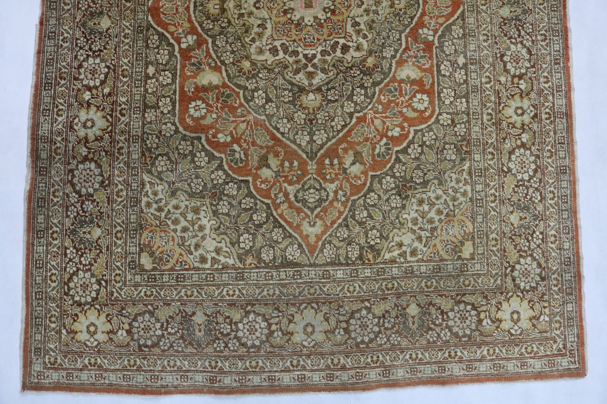 Wonderful Old Antique Haj-Jalili Tabriz rug - Hakiemie Rug Gallery