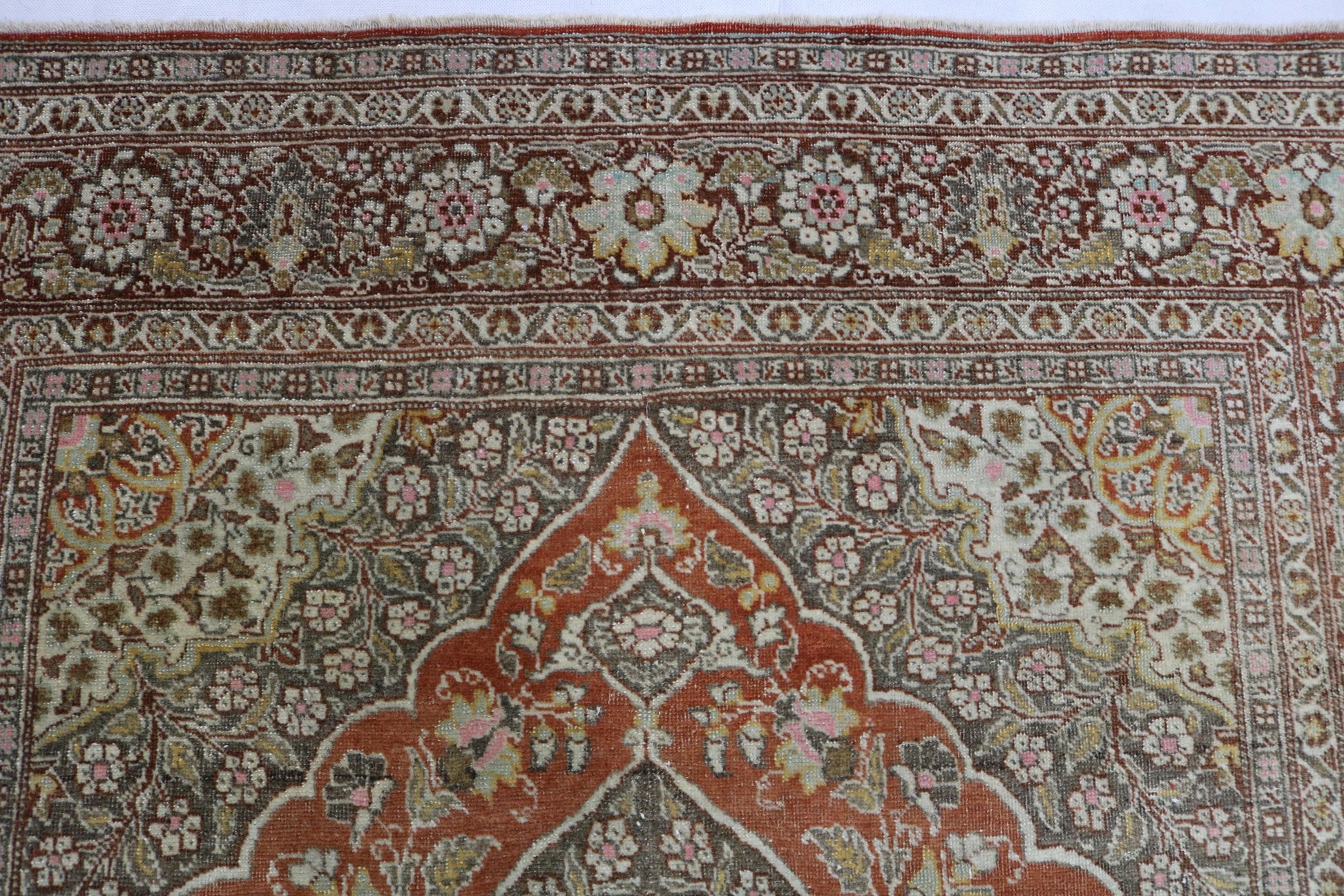 Wonderful Old Antique Haj-Jalili Tabriz rug - Hakiemie Rug Gallery