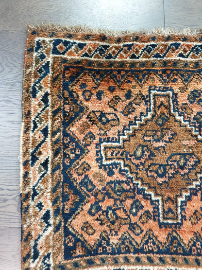 Antique Persian Shiraz rug - Hakiemie Rug Gallery