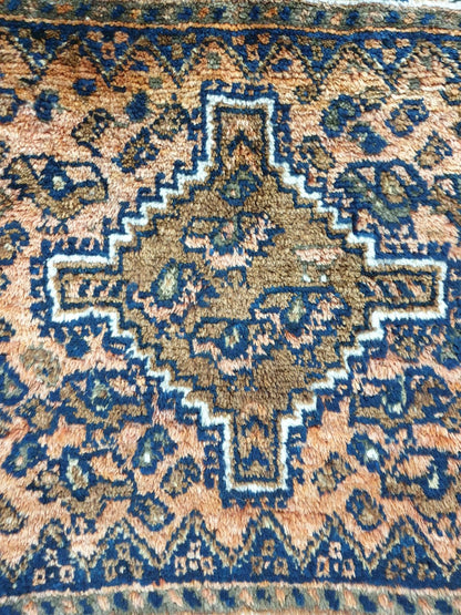 Antique Persian Shiraz rug - Hakiemie Rug Gallery