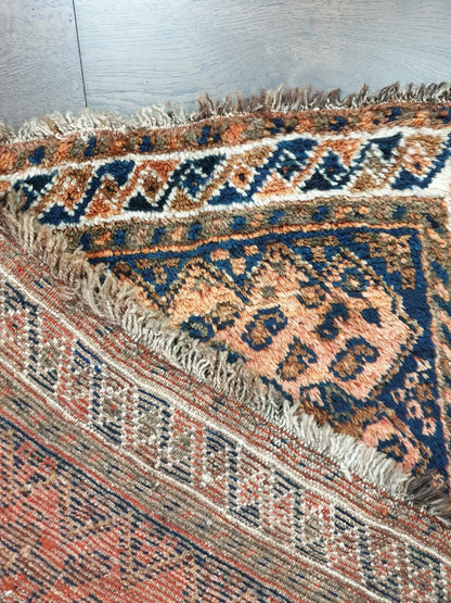 Antique Persian Shiraz rug - Hakiemie Rug Gallery