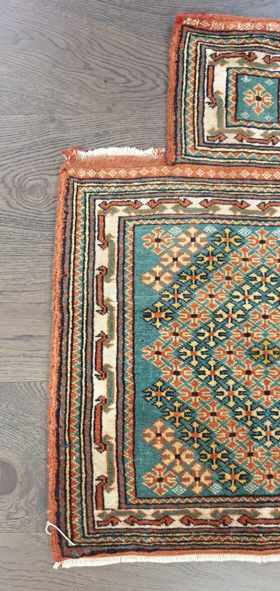 Beautiful Old Antique Handmade Quichan - Hakiemie Rug Gallery