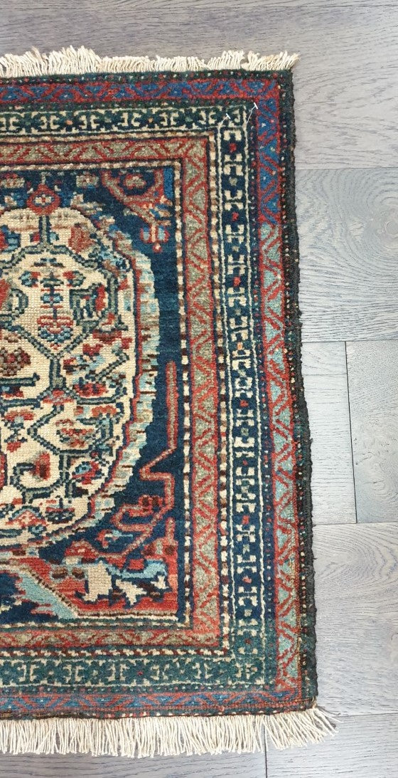 Beautiful antique Handmade Malayer small Rug - Hakiemie Rug Gallery