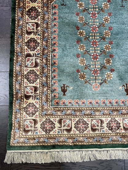 Wonderful vintage Handmade Turkish design silk rug - Hakiemie Rug Gallery