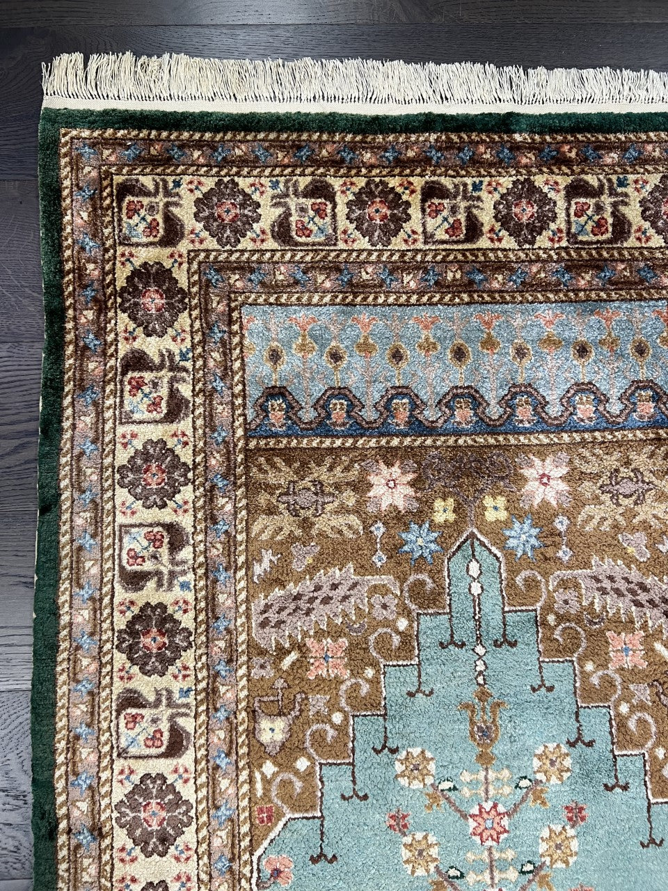 Wonderful vintage Handmade Turkish design silk rug - Hakiemie Rug Gallery