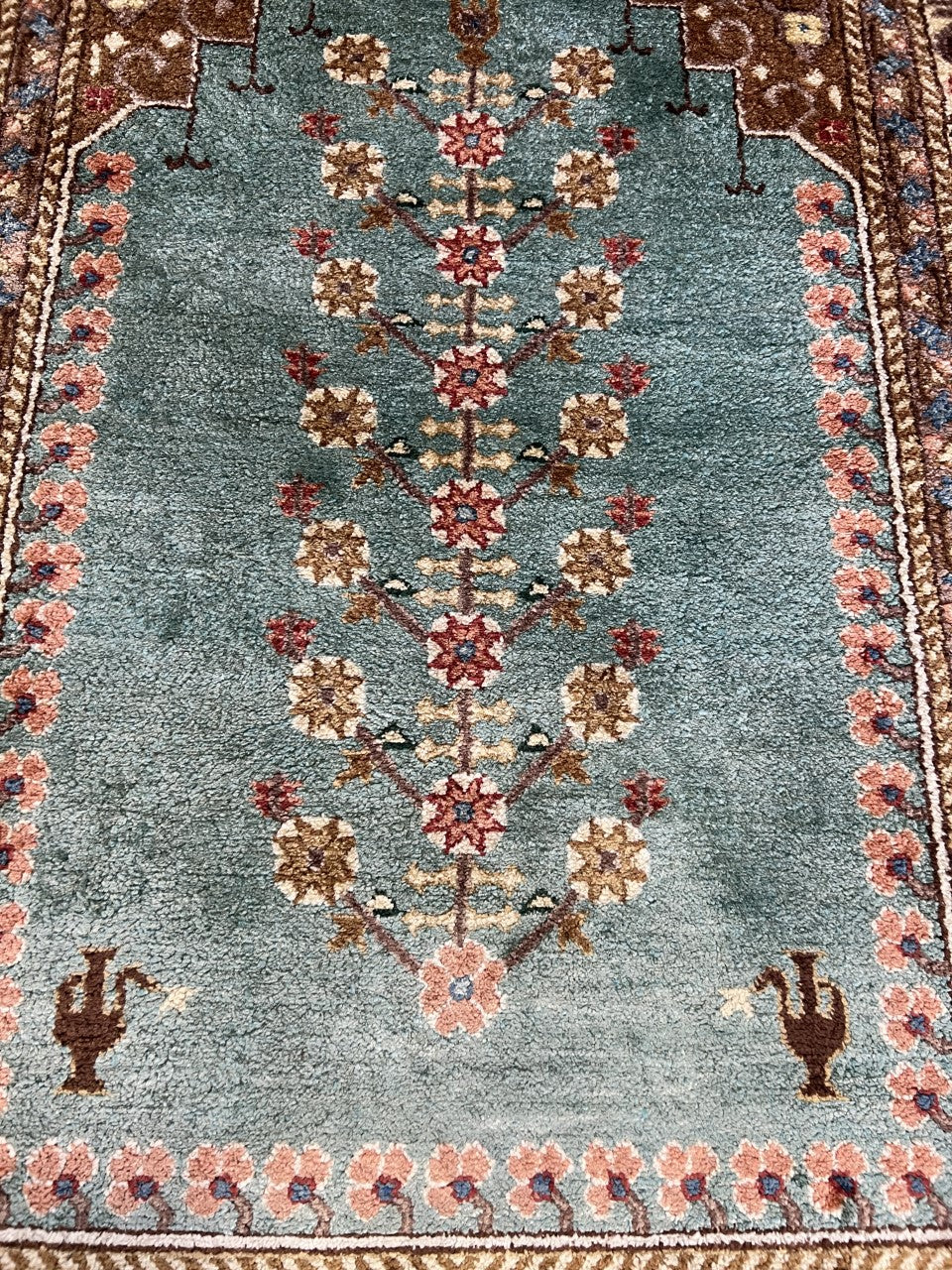Wonderful vintage Handmade Turkish design silk rug - Hakiemie Rug Gallery