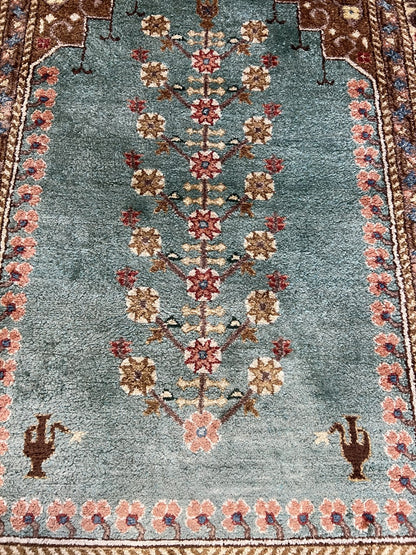 Wonderful vintage Handmade Turkish design silk rug - Hakiemie Rug Gallery