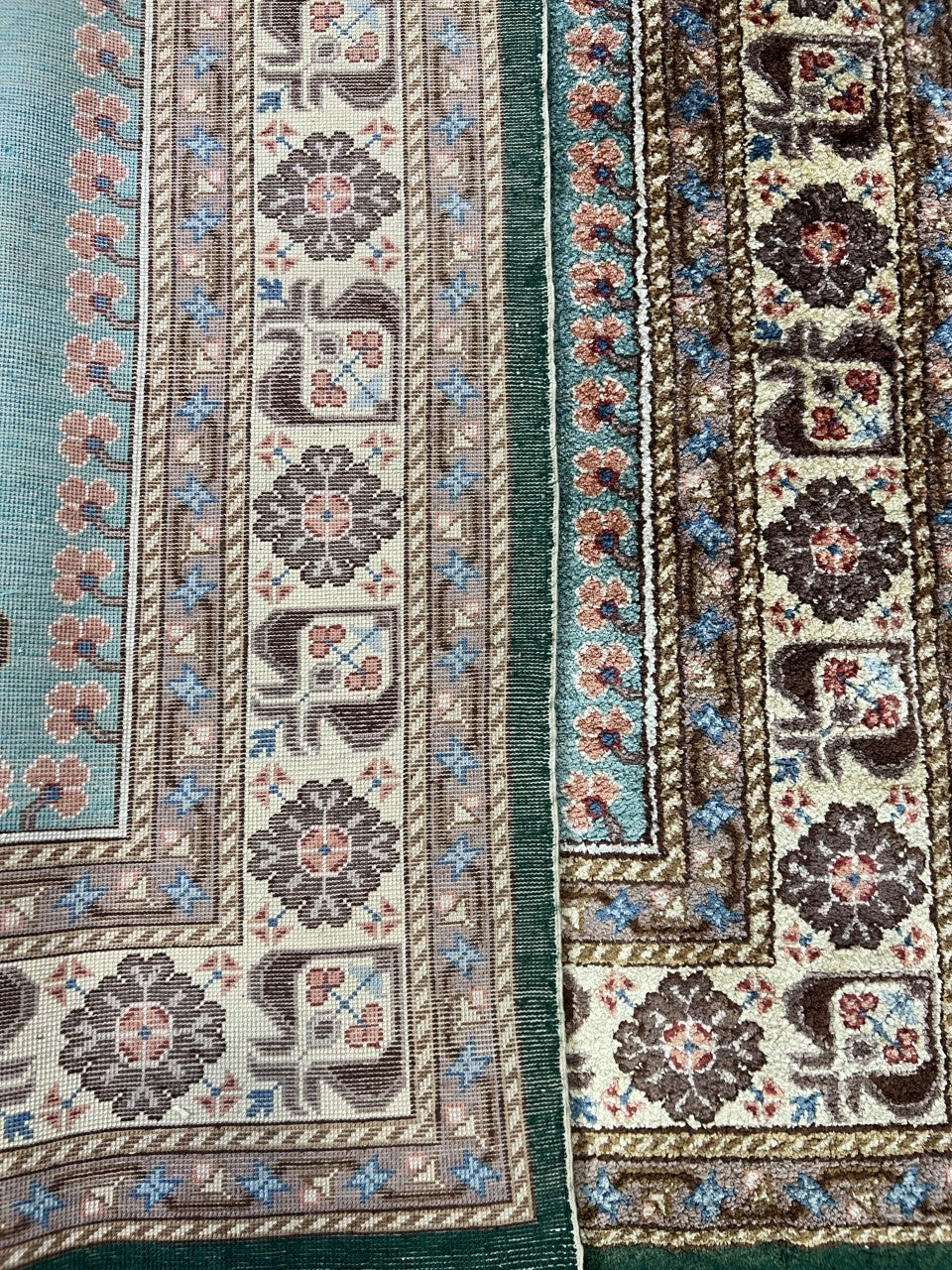 Wonderful vintage Handmade Turkish design silk rug - Hakiemie Rug Gallery