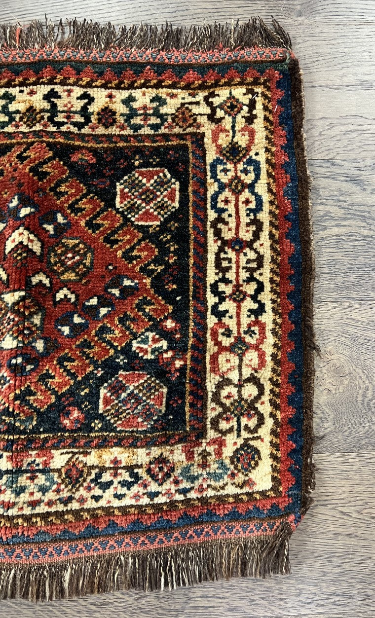 Wonderful Old Antique Qashqai bagface - Hakiemie Rug Gallery