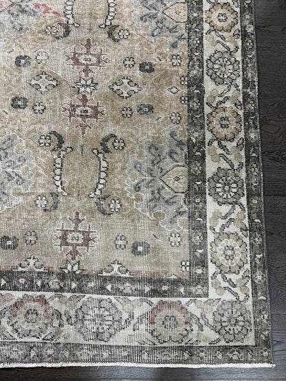 Wonderful vintage Handmade Turkish Rug - Hakiemie Rug Gallery