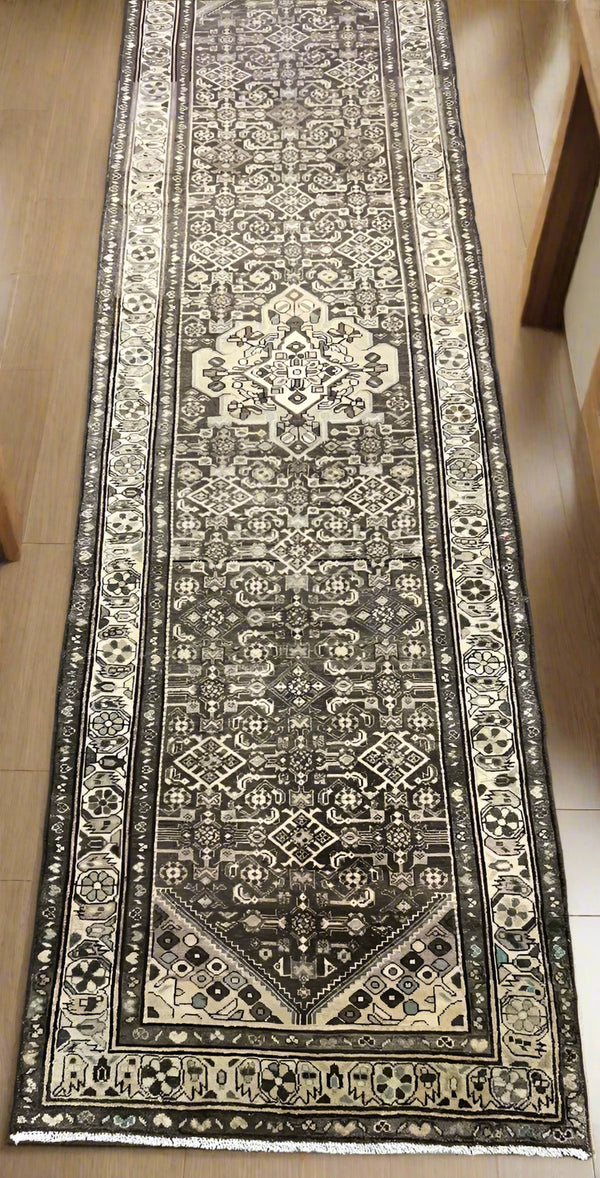 Vintage Malayer Runner, 413 × 122 cm (Circa 1930s)