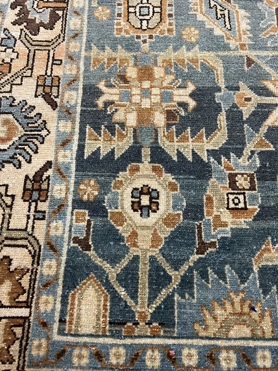 Wonderful vintage Handmade Malayer Rug - Hakiemie Rug Gallery