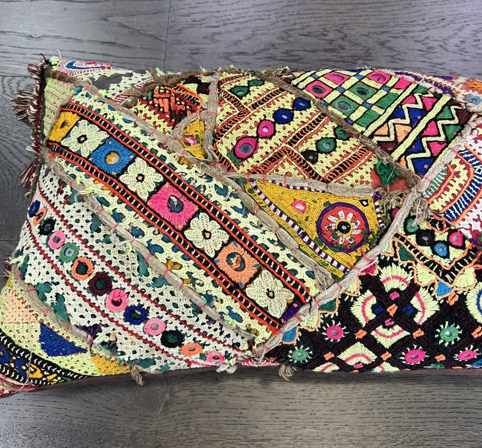 Wonderful vintage Indian cushion - Hakiemie Rug Gallery