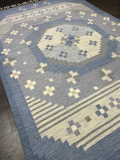 Beautiful Swedish Kilim decorative rug - Hakiemie Rug Gallery