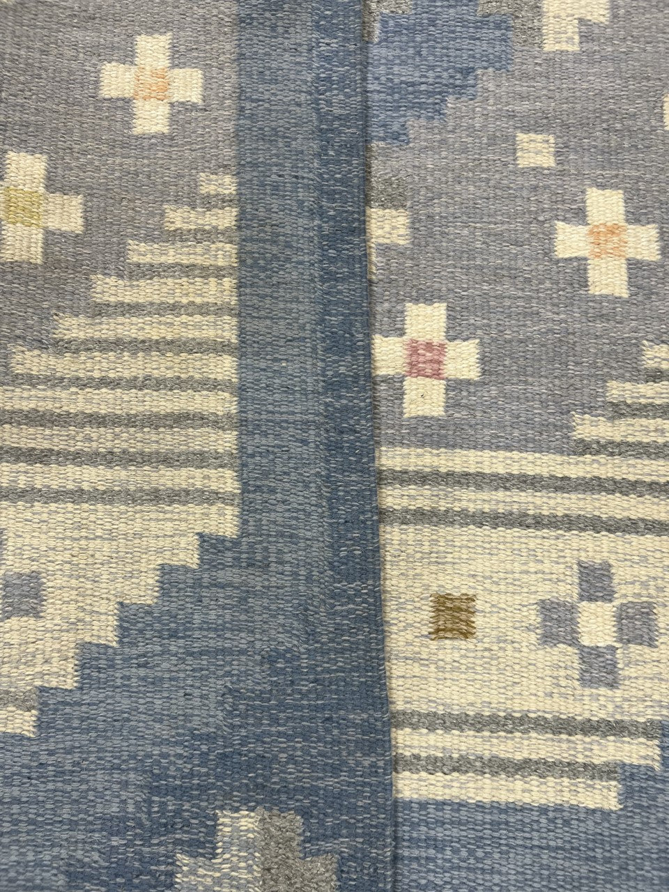 Beautiful Swedish Kilim decorative rug - Hakiemie Rug Gallery