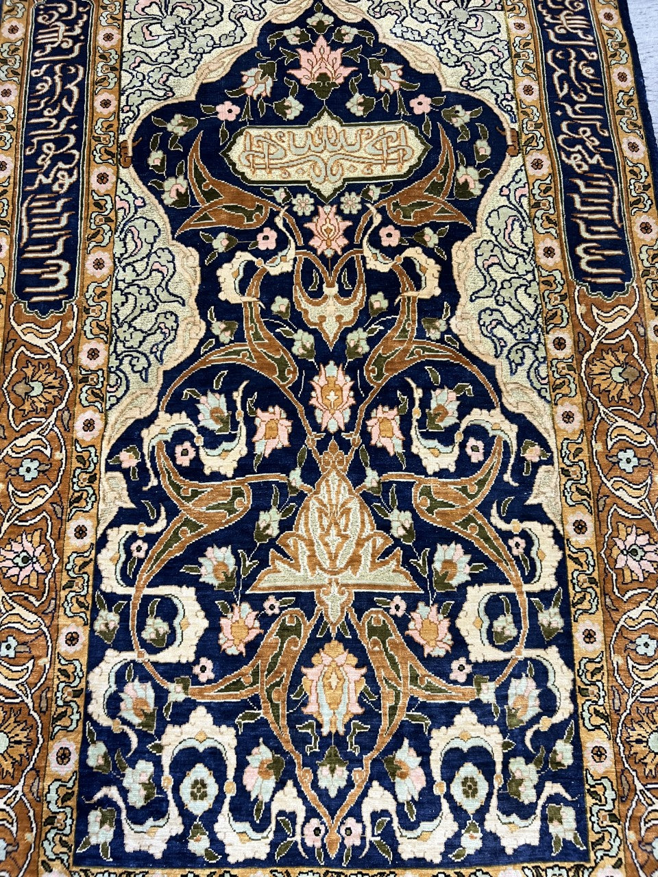 Stunning vintage Handmade Turkish Hereke silk rug - Hakiemie Rug Gallery