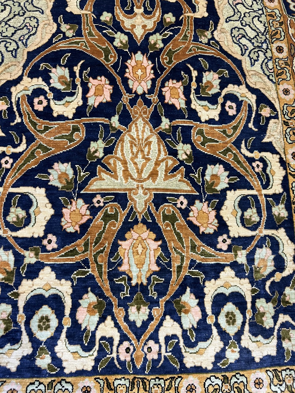 Stunning vintage Handmade Turkish Hereke silk rug - Hakiemie Rug Gallery