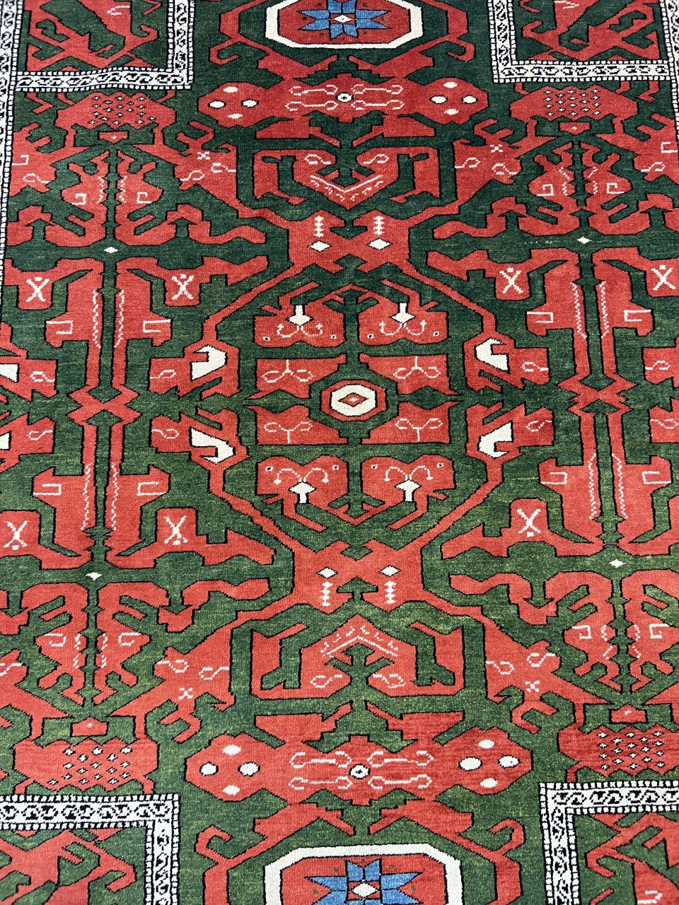 Beautiful vintage Handmade Caucasian Shirwan rug - Hakiemie Rug Gallery