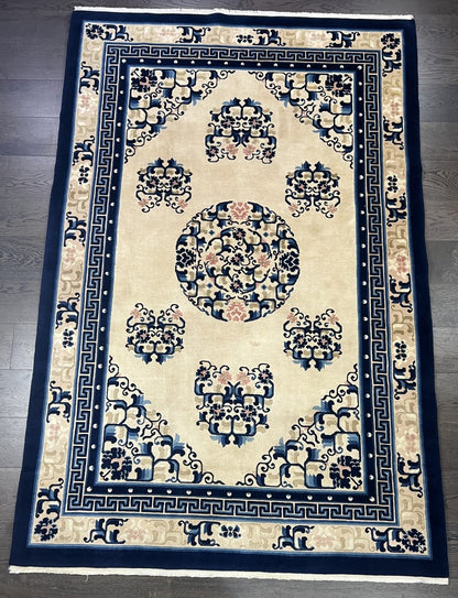 Wonderful vintage Chinese Pecking rug - Hakiemie Rug Gallery