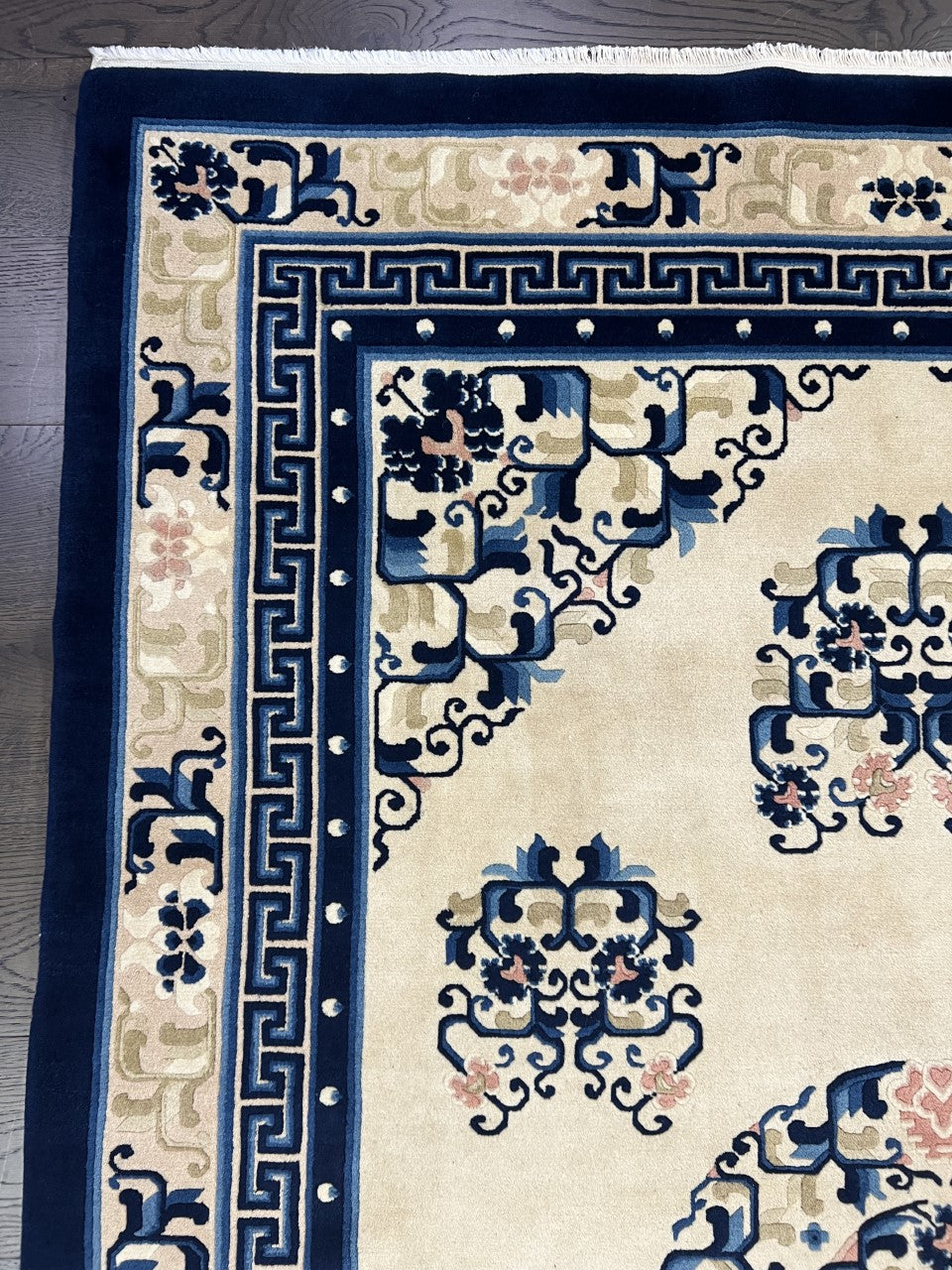 Wonderful vintage Chinese Pecking rug - Hakiemie Rug Gallery