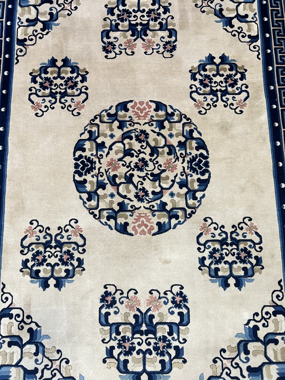 Wonderful vintage Chinese Pecking rug - Hakiemie Rug Gallery
