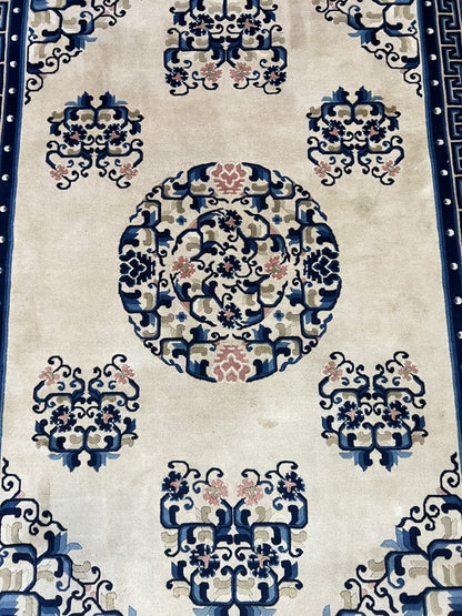 Wonderful vintage Chinese Pecking rug - Hakiemie Rug Gallery