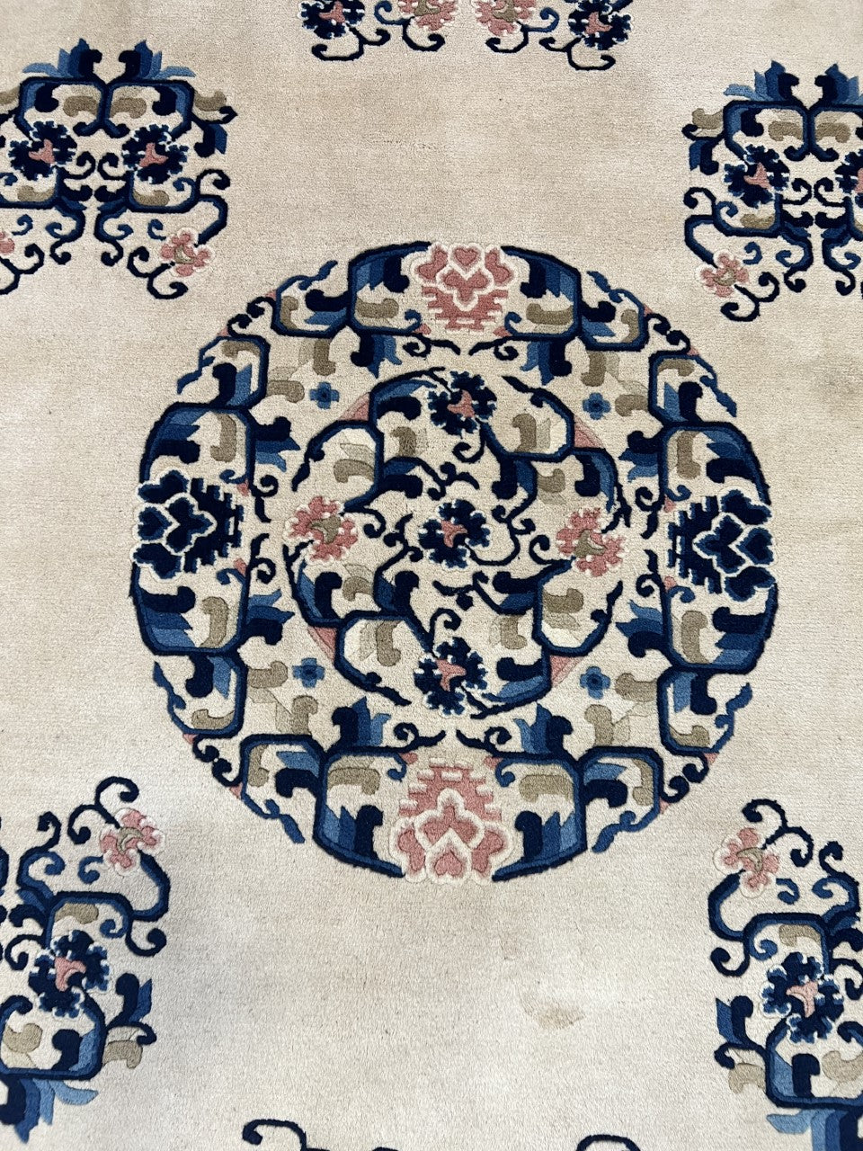 Wonderful vintage Chinese Pecking rug - Hakiemie Rug Gallery