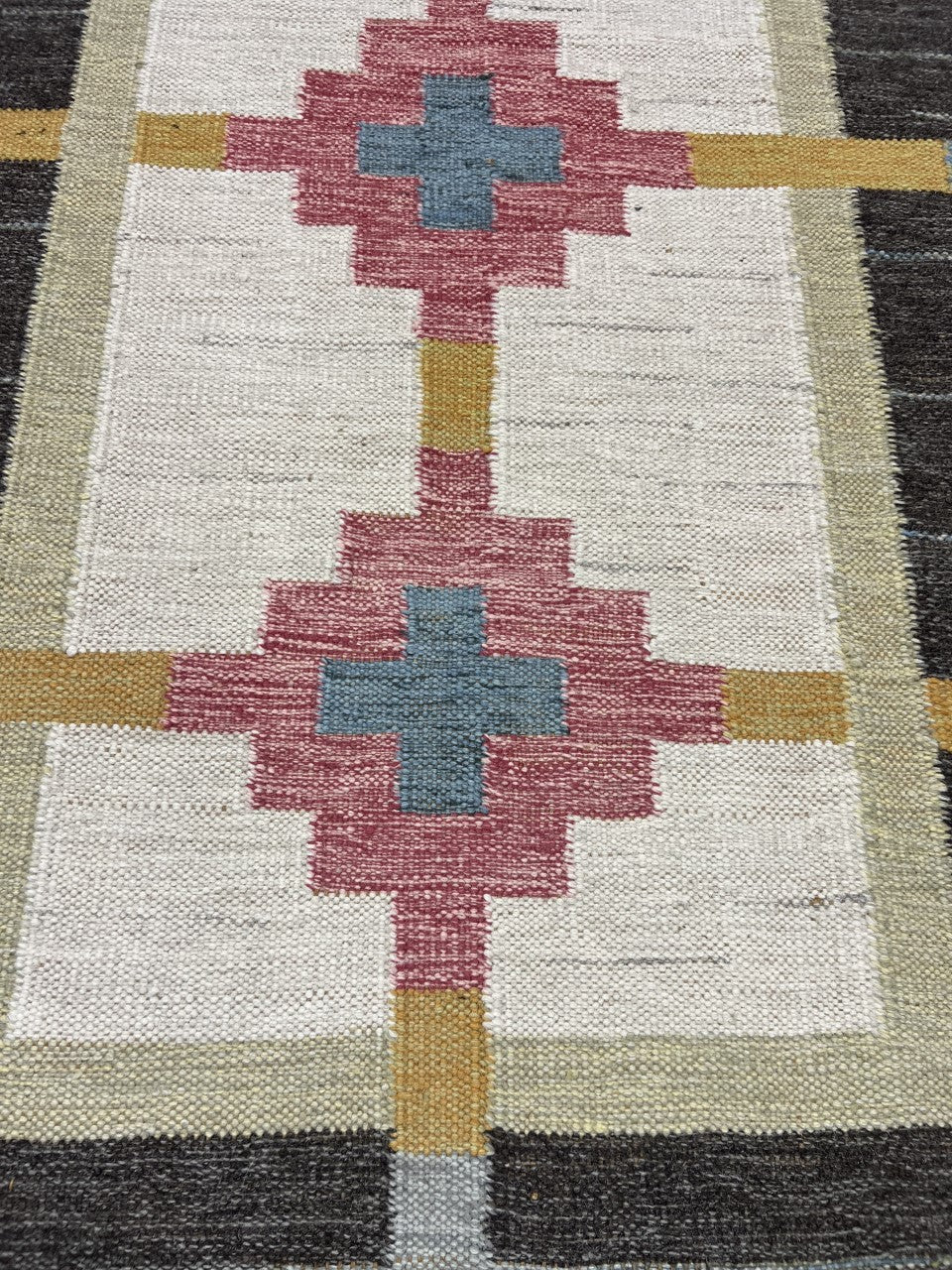 Beautiful Antique Swedish Kilim decorative rug - Hakiemie Rug Gallery