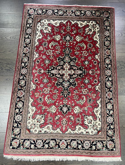 Stunning vintage decorative Isfahan silk rug. - Hakiemie Rug Gallery