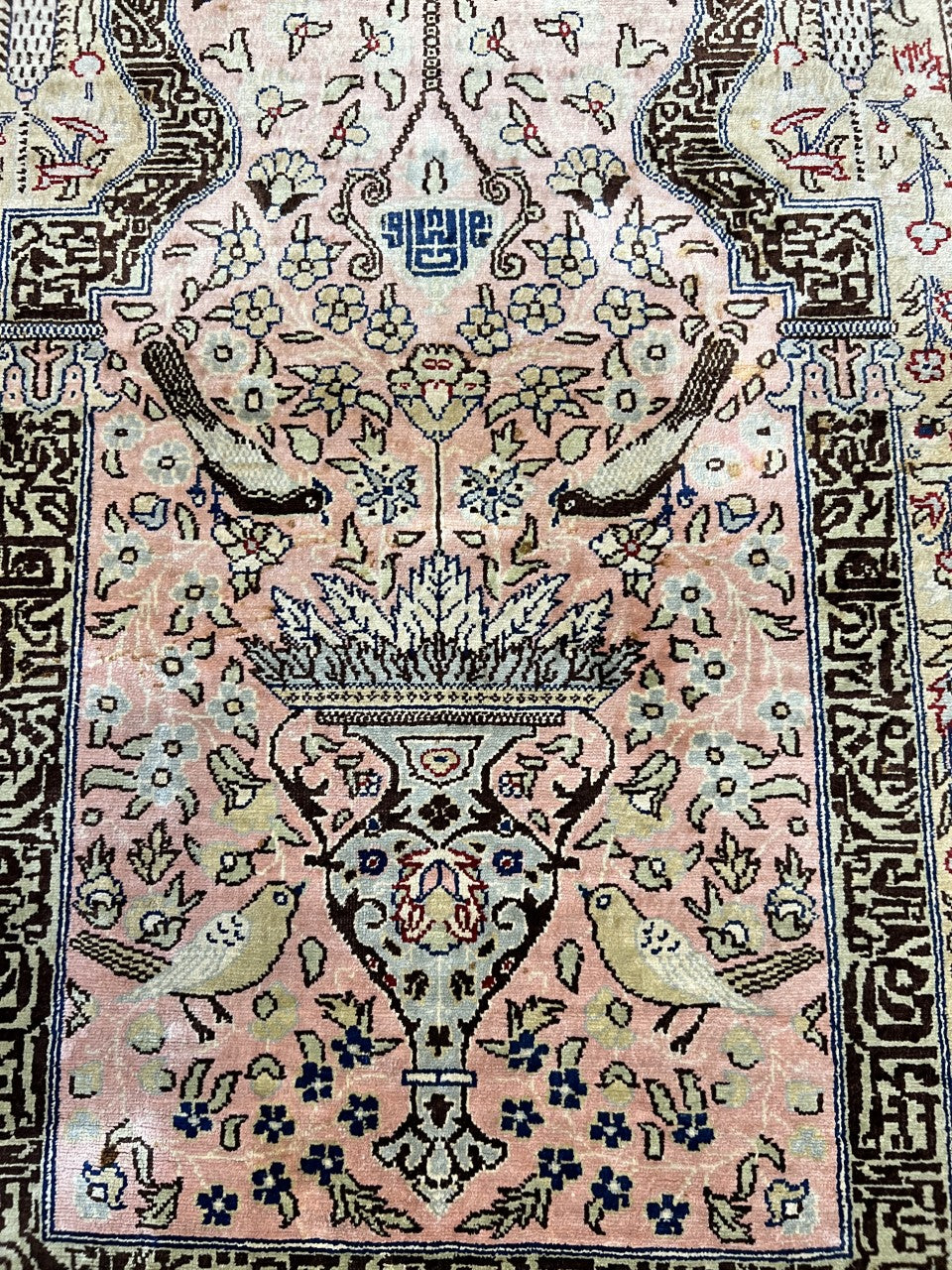 Amazing vintage decorative Turkish silk rug - Hakiemie Rug Gallery