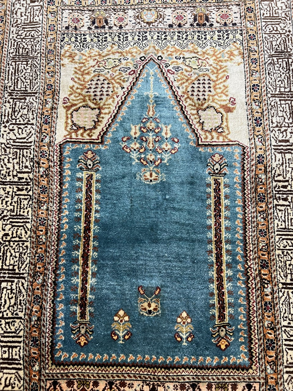 Wonderful old decorative Turkish Kaisary silk rug - Hakiemie Rug Gallery