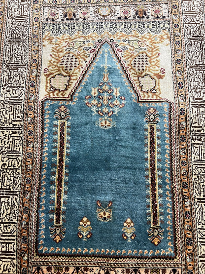 Wonderful old decorative Turkish Kaisary silk rug - Hakiemie Rug Gallery
