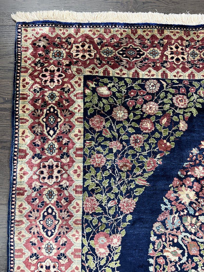 Amazing vintage decorative Indian silk rug - Hakiemie Rug Gallery