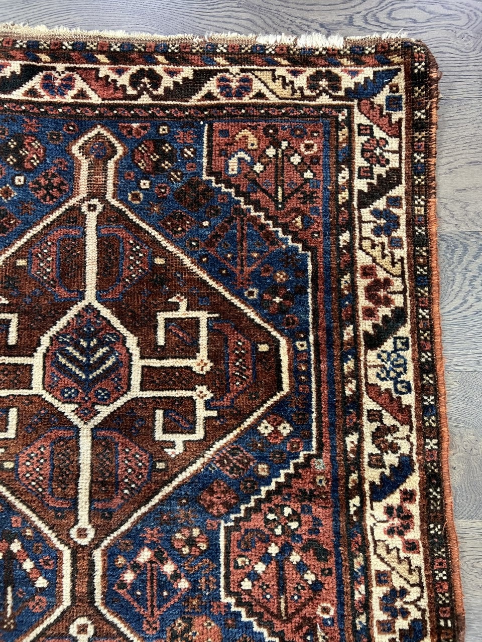Stunning antique handmade Qashqai rug - Hakiemie Rug Gallery