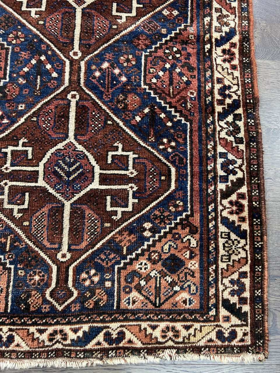 Stunning antique handmade Qashqai rug - Hakiemie Rug Gallery