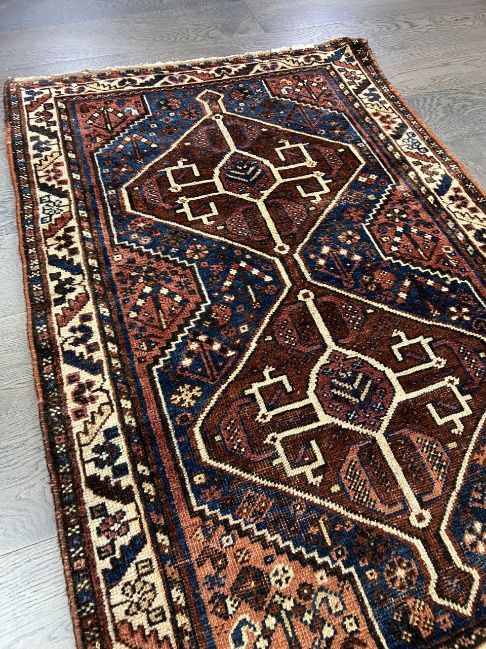 Stunning antique handmade Qashqai rug - Hakiemie Rug Gallery