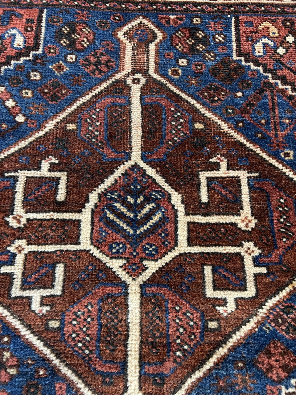 Stunning antique handmade Qashqai rug - Hakiemie Rug Gallery