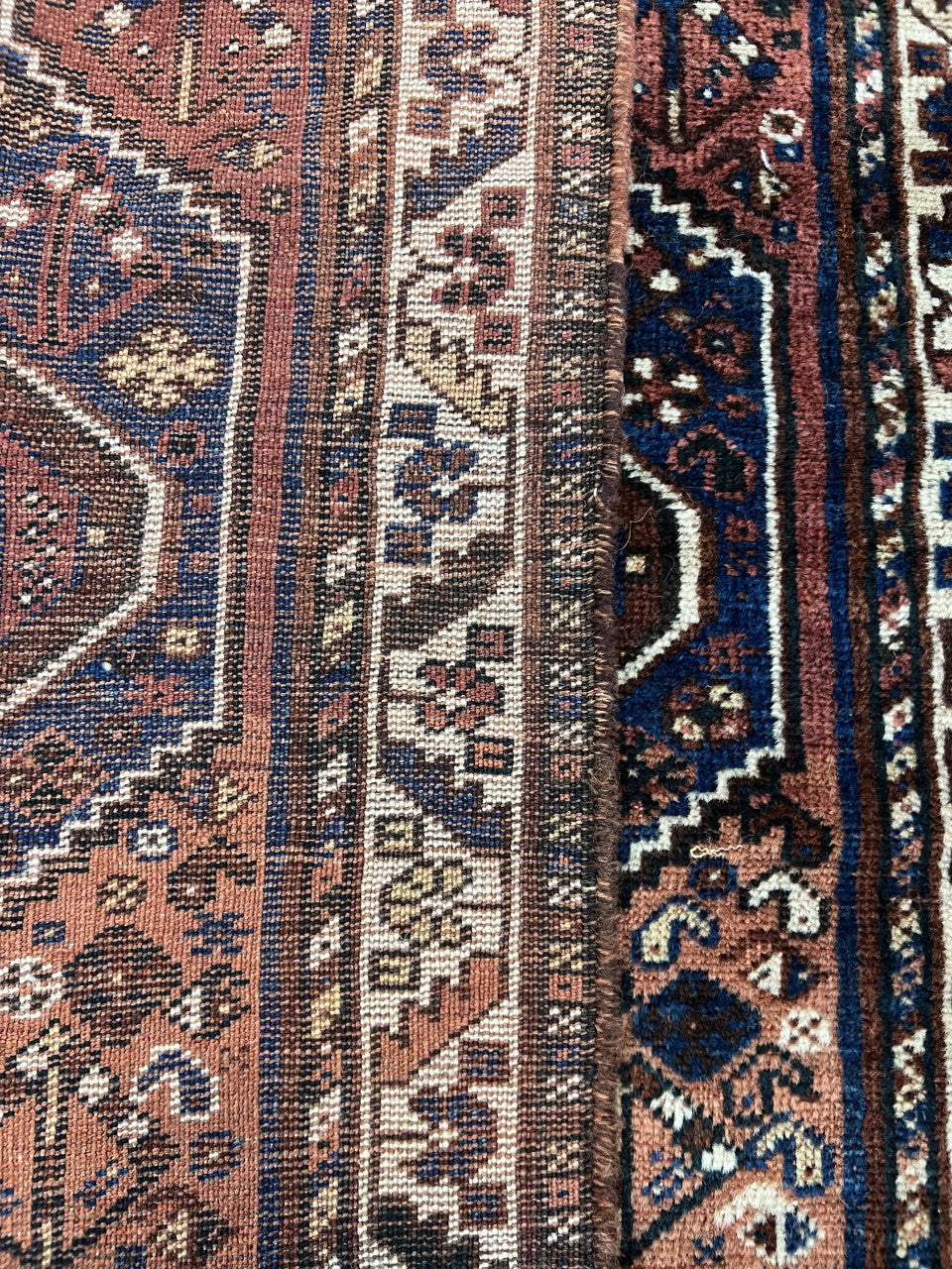 Stunning antique handmade Qashqai rug - Hakiemie Rug Gallery