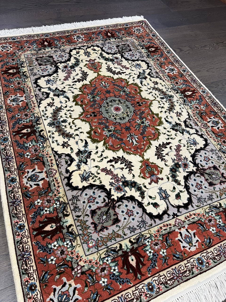 Stunning vintage Handmade Tabriiz rug - Hakiemie Rug Gallery