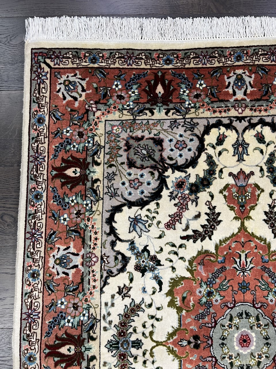 Stunning vintage Handmade Tabriiz rug - Hakiemie Rug Gallery