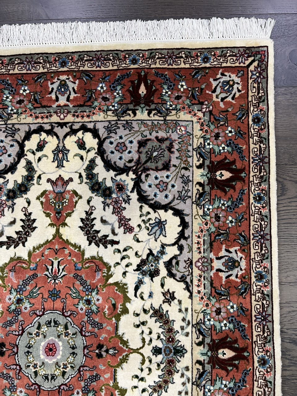Stunning vintage Handmade Tabriiz rug - Hakiemie Rug Gallery