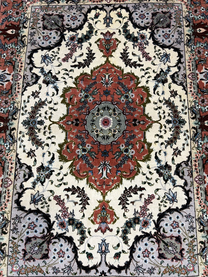 Stunning vintage Handmade Tabriiz rug - Hakiemie Rug Gallery