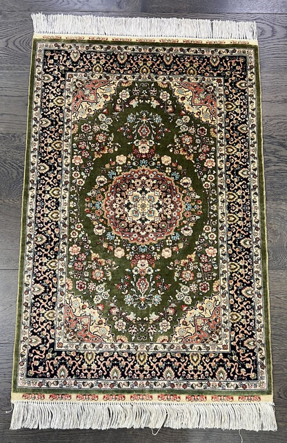 Beautiful vintage Handmade Turkish silk rug - Hakiemie Rug Gallery