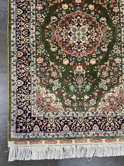 Beautiful vintage Handmade Turkish silk rug - Hakiemie Rug Gallery