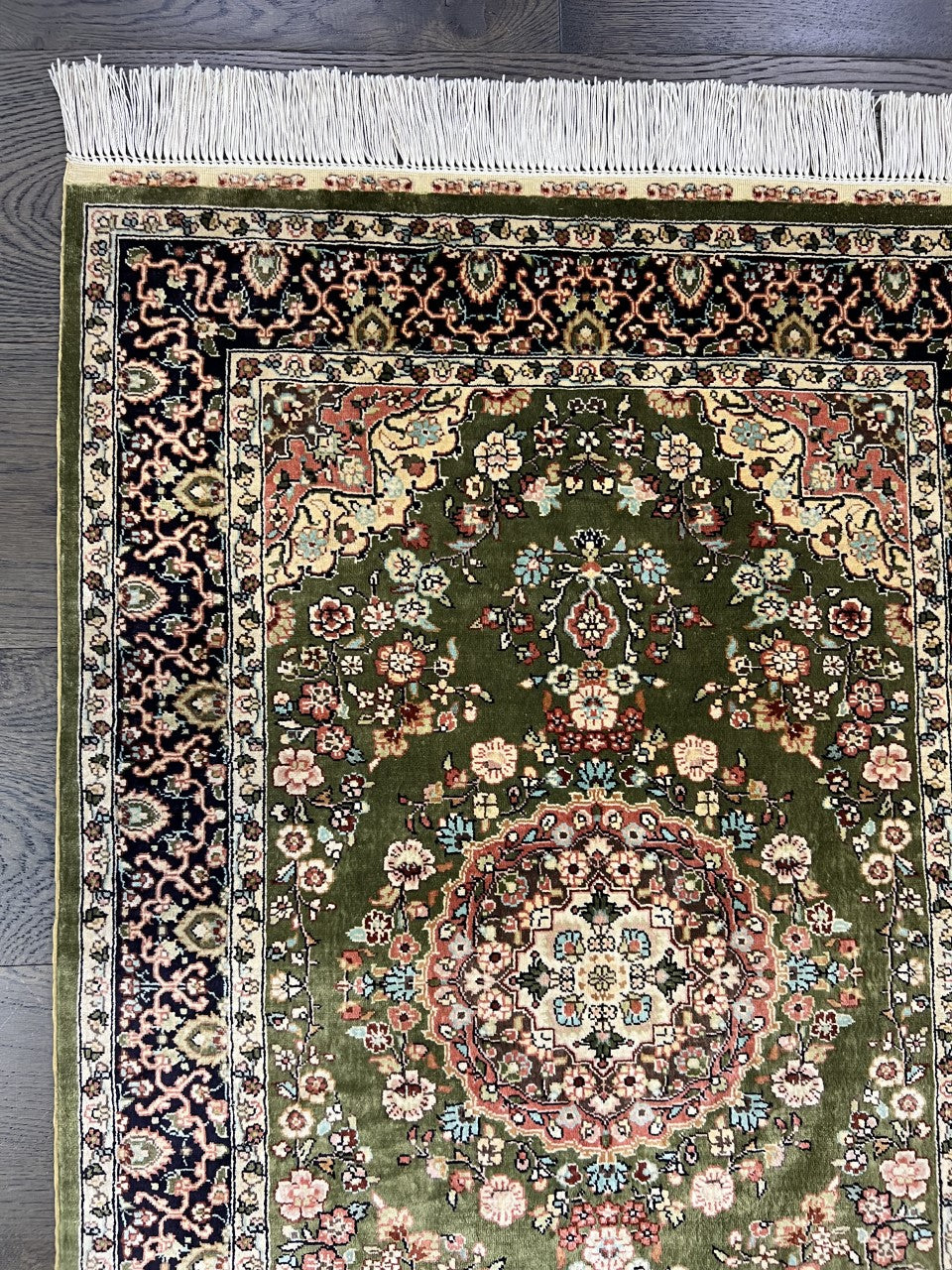 Beautiful vintage Handmade Turkish silk rug - Hakiemie Rug Gallery