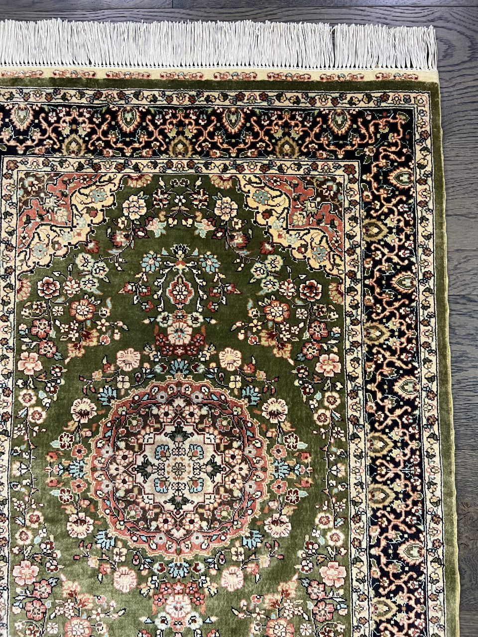 Beautiful vintage Handmade Turkish silk rug - Hakiemie Rug Gallery