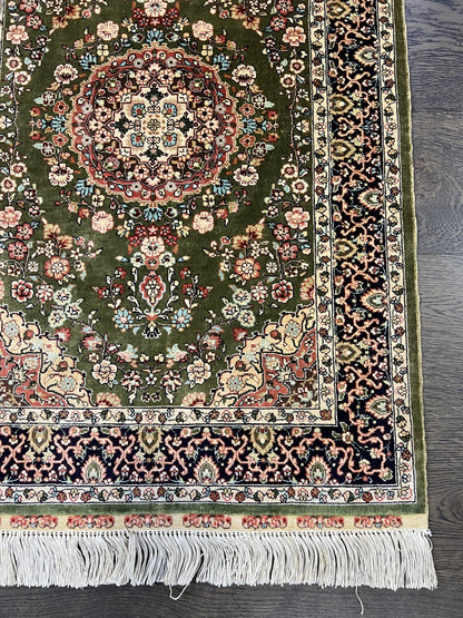 Beautiful vintage Handmade Turkish silk rug - Hakiemie Rug Gallery