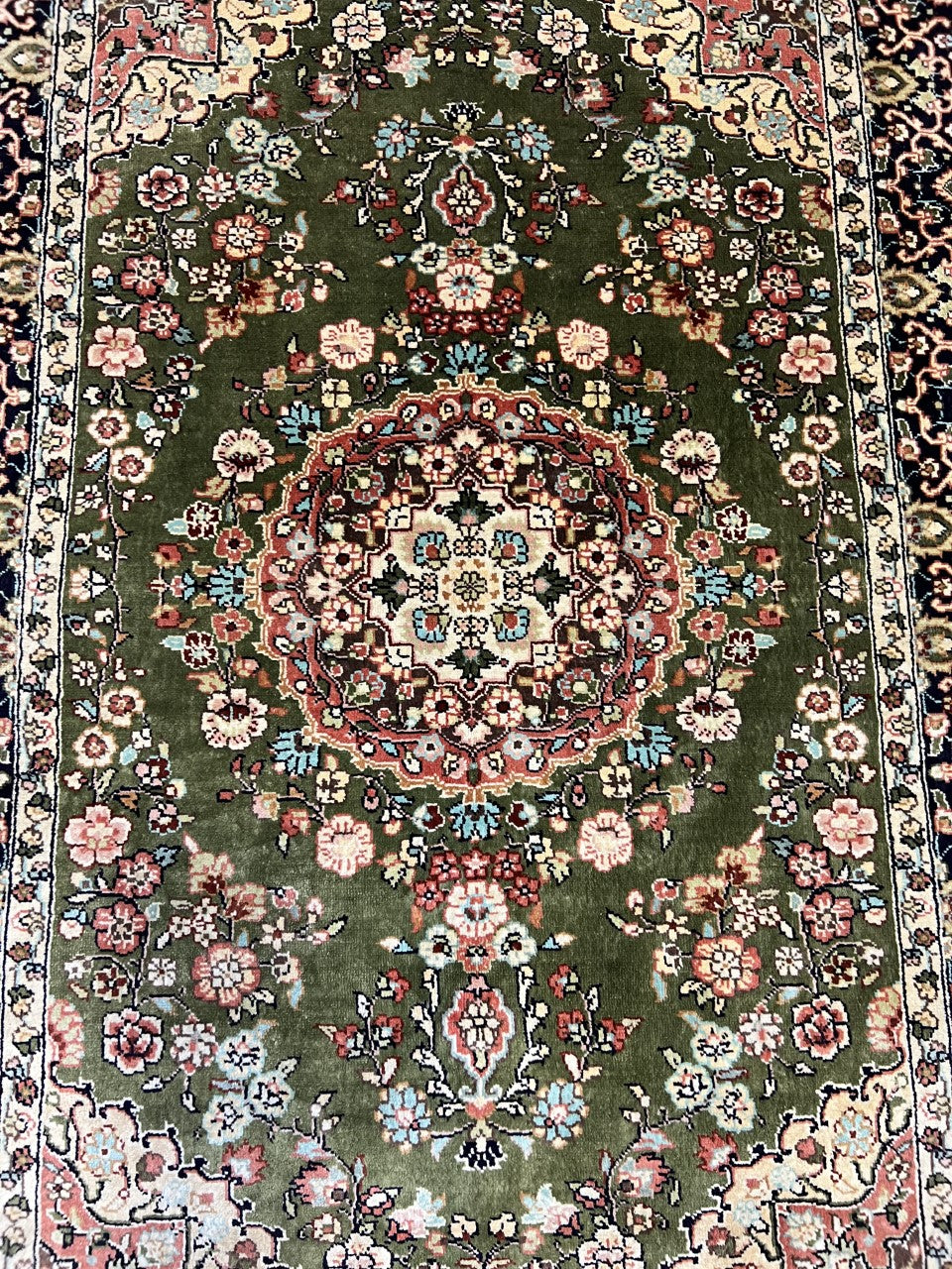 Beautiful vintage Handmade Turkish silk rug - Hakiemie Rug Gallery